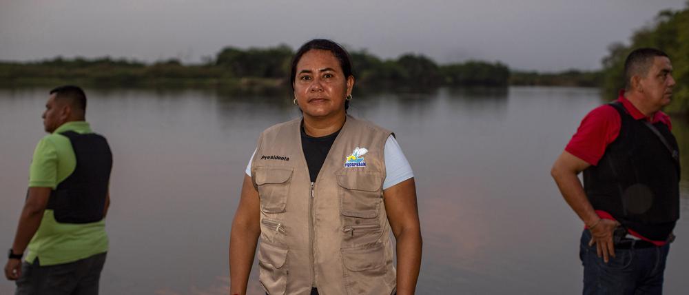 VERWENDUNG FÜR IM GESPRÄCH Yuli Velazques and her two bodygurads provided for by Colombia's UNP Unidad Nacional de Protection