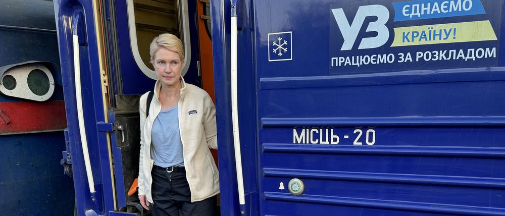 Manuela Schwesig (SPD), Ministerpräsidentin von Mecklenburg-Vorpommern, auf dem Bahnhof in Przemysl an der Grenze zur Ukraine.