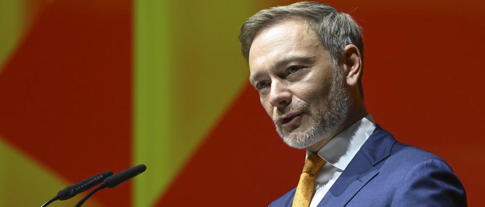 Christian Lindner (FDP), Bundesfinanzminister, spricht beim Tag der Immobilienwirtschaft.  