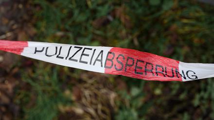 Ein Absperrband der Polizei. (Symbolbild)