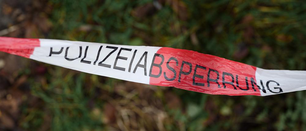 Ein Absperrband der Polizei. (Symbolbild)