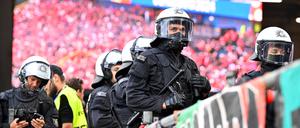 Überstunden, Arbeitsverdichtung und zunehmende Gewaltbereitschaft macht der Polizei zu schaffen. 