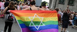 Die East Pride findet unter dem Motto „Homos sagen Ja zu Israel – Queers for Israel“ statt.