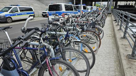 „Fest“ ist relativ, wie manche der sogenannten Anlehnbügel zeigen.