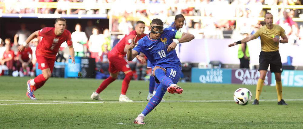 Kylian Mbappé trifft per Elfmeter zum 1:0, aber das reicht nicht.