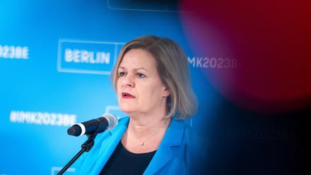 Nancy Faeser (SPD), Bundesministerin für Inneres und Heimat, spricht bei einer Pressekonferenz nach Gesprächen bei der Innenministerkonferenz (IMK). 