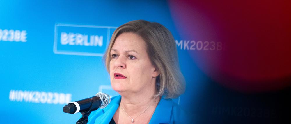 Nancy Faeser (SPD), Bundesministerin für Inneres und Heimat, spricht bei einer Pressekonferenz nach Gesprächen bei der Innenministerkonferenz (IMK).