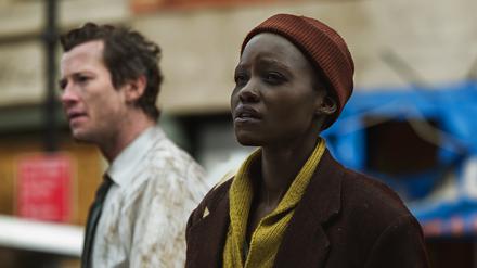 Sam (Lupita Nyong’o, links) versucht zunächst vergeblich, Eric (Joseph Quinn) auf ihrer Flucht loszuwerden.