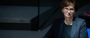 Bettina Stark-Watzinger (FDP), Bundesbildungsministerin, auf der Regierungsbank im Deutschen Bundestag