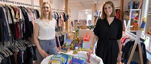 Pia Erpenbeck (links) und Teresa Benndorf vom Secondhandladen für Kinder an der  Dortustraße 3.