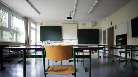 Ein leeres Klassenzimmer.