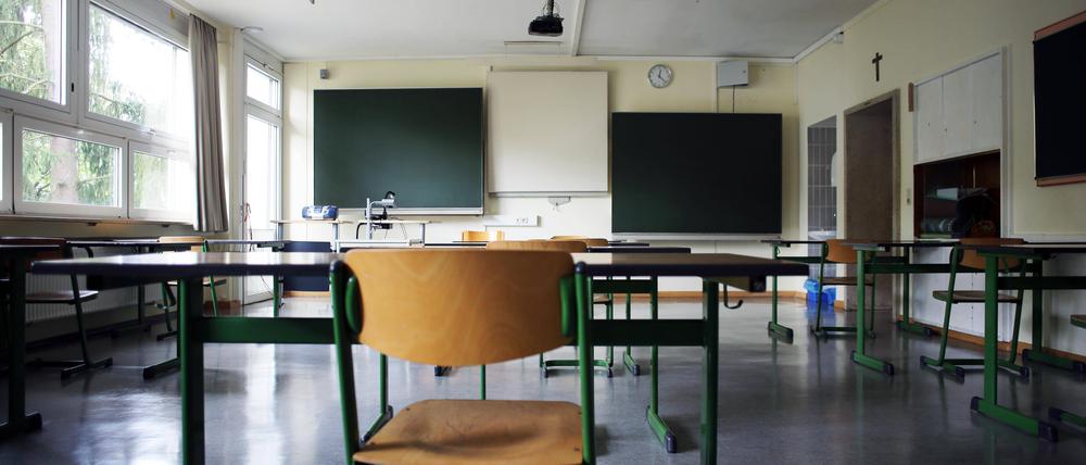 Ein leeres Klassenzimmer.