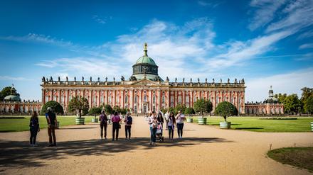 Potsdam, Landeshauptstadt Brandenburg: Schloss Sanssouci und Schlosspark, Neues Palais - 01.10.2023 Potsdam *** Potsdam, capital of Brandenburg Sanssouci Palace and Palace Park, New Palace 01 10 2023 Potsdam