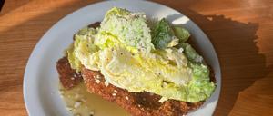 Caesar Schnitzel im Restaurant „Bertie“