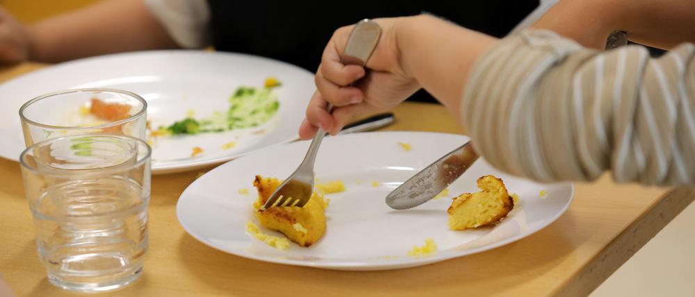Ab Ende Juli wird das Mittagsessen in Potsdams Schulen wieder deutlich teurer werden.