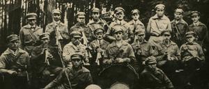 Vor 100 Jahren wurde der Rote Frontkämpferbund gegründet, ein kommunistischer Wehrverband. Das Foto zeigt den Ortsverband Nowawes.