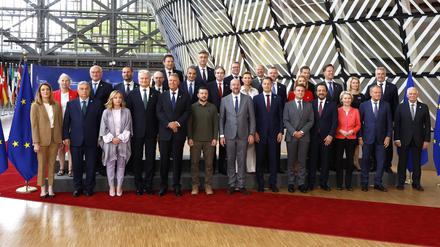 Bitte recht freundlich! Das Gruppenbild zum Gipfeltreffen.