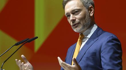 Christian Lindner (FDP), Bundesfinanzminister, spricht beim Tag der Immobilienwirtschaft. 