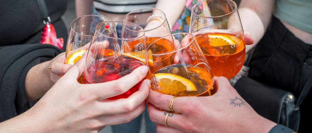 Der Aperol Spritz ist ein beliebter Sommerdrink.