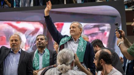 Systemtreu, aber moderater als die Hardliner: der iranische Präsidentschaftskandidat Massud Peseschkian