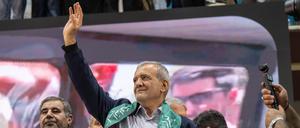 Systemtreu, aber moderater als die Hardliner: der iranische Präsidentschaftskandidat Massud Peseschkian