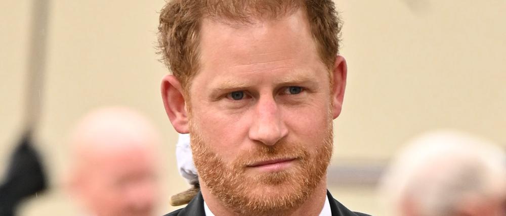 Prinz Harry bei der Krönungszeremonie seines Vaters, König Charles III.