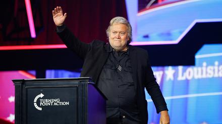 Erst ins Gefängnis.  Und dann? Steve Bannon.