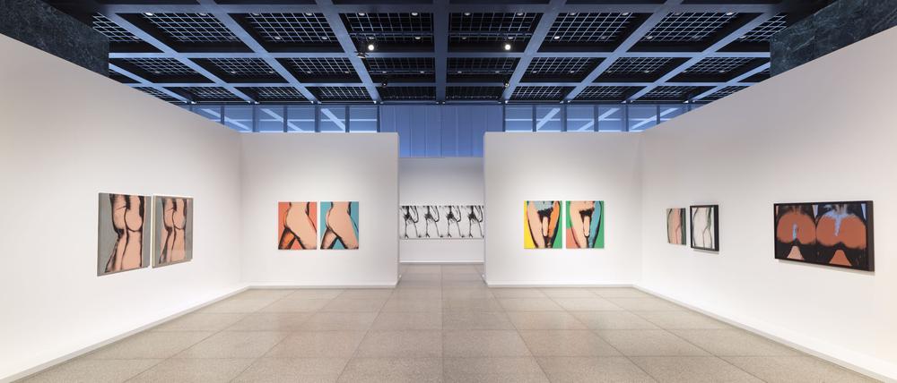 Exponate der Ausstellung „Andy Warhol - Velvet Rage and Beauty“ in der Berliner Neuen Nationalgalerie