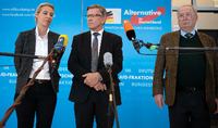 Alice Weidel, Fraktionsvorsitzende, Gerold Otten, Kandidat der AfD für das Amt eines weiteren Vizepräsidenten des Bundestages, und Alexander Gauland, Fraktionsvorsitzender.