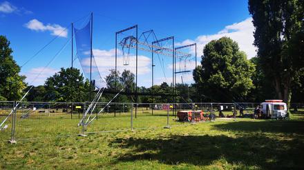 Trapezkunst im Volkspark Friedrichshain. 