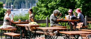 Der Berliner Biergarten Loretta am Wannsee öffnet Ende Juni wieder seine Pforten. Ein neuer Besitzer macht es möglich.