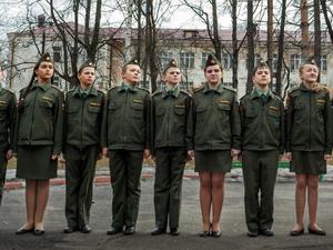 Junge Kadetten einer Schule in Dmitrov, Russland, stehen zum Exerzieren bereit. (Archivbild vom 14.12.2016) 