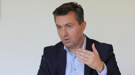 Tomislav Gmajnic tritt sein Amt als neuer Geschäftsführer des Klinikums „Ernst von Bergmann“ an.