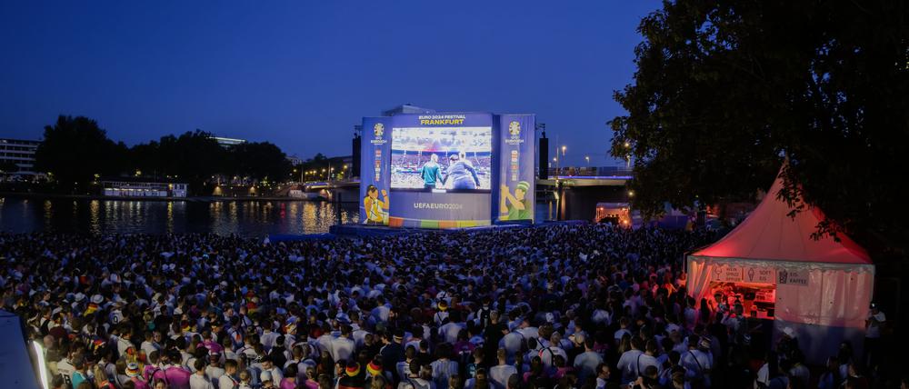 Fans in Frankfurt müssen das Achtefinalspiel woanders schauen, die Fanzone bleibt hier geschlossen.