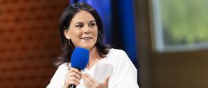 Annalena Baerbock (Bündnis90/Die Grünen), Bundesaußenministerin, spricht beim Talkformat «RND vor Ort» vom Redaktionsnetzwerk Deutschland. 