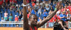 Owen Ansah feiert seinen Sprint-Coup.