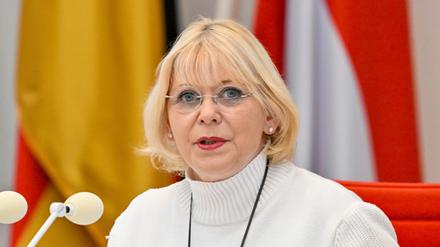 Landtagspräsidentin Ulrike Liedtke fordert ein härteres Vorgehen bei Ordnungsrufen.
