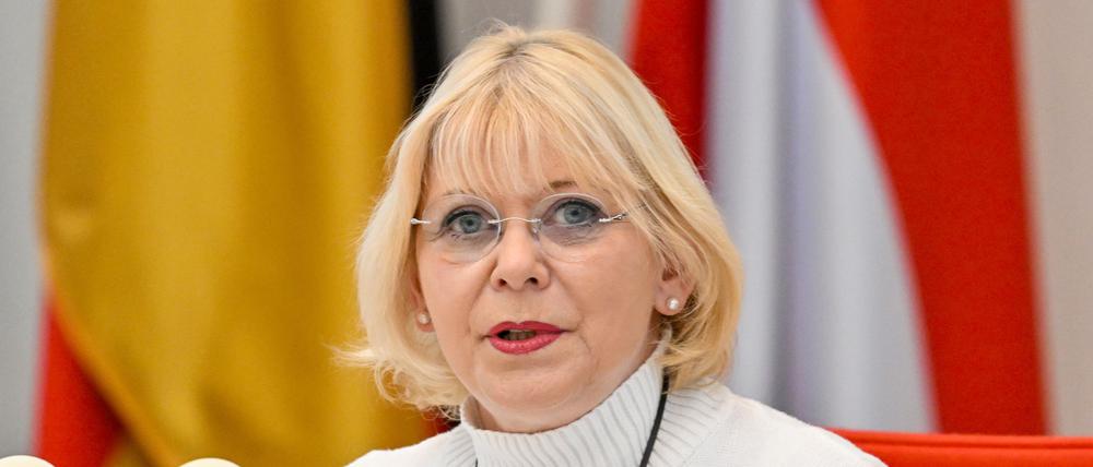 Landtagspräsidentin Ulrike Liedtke fordert ein härteres Vorgehen bei Ordnungsrufen.