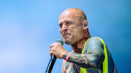 Sänger Gero Ivers alias Stumpen von der Rock-Band Knorkator gab fürs ABC ein Benefizkonzert.