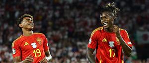 Aufforderung zum Tanz. Im Viertelfinale bekommen es die Deutschen mit Lamine Yamal (links) und Nico Williams zu tun.