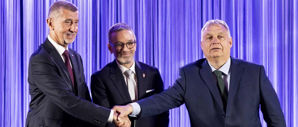 Andrej Babis, ANO-Chef, Ungarns Premier Viktor Orbán und FPÖ-Chef Herbert Kickl (v. l.)