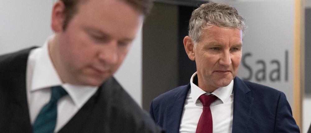 Der Thüringer AfD-Chef Björn Höcke (r.)