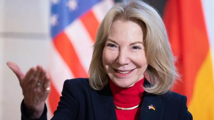 Die neue Newton Flight Academy bietet künftigen Generationen nach Ansicht von US-Botschafterin Gutmann Erfolgschancen.