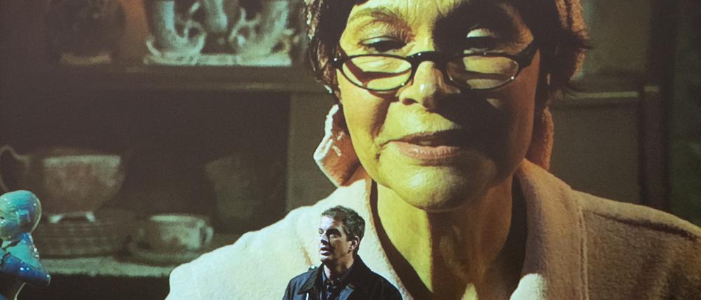 Mutter und Sohn. Sandrine Piau als Rosi Pflaum und Philippe Jaroussky als Valouchka in Marc-André Dalbavies „Melancholie des Widerstands“.