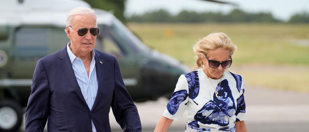 Joe Biden und seine Ehefrau Jill - die First Lady hat in den vergangenen Tagen demonstrativ ihre Unterstützung für den US-Präsidenten gezeigt.