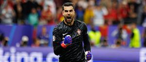 Diogo Costa ist am Ende der gefeierte Held