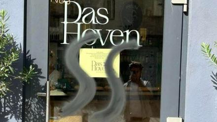 Das Restaurant und Café "Hoven" in Berlin-Neukölln ist erneut Ziel eines queerfeindlichen Angriffs geworden. Quelle: Das Hoven / Instagram