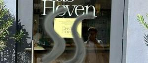 Das Restaurant und Café "Hoven" in Berlin-Neukölln ist erneut Ziel eines queerfeindlichen Angriffs geworden. Quelle: Das Hoven / Instagram