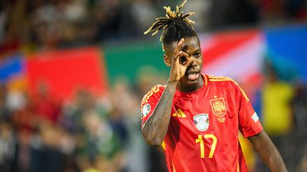 Der FC Barcelona ist Medienberichten zufolge sehr an Spaniens Linksaußen Nico Williams interessiert.