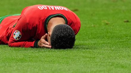 Tränen auf dem Rasen: Cristiano Ronaldo am Boden. 